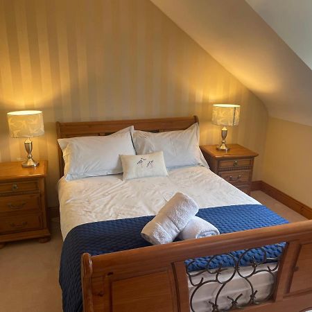 Cosy Rooms In A Stone Cottage Galway Exterior photo